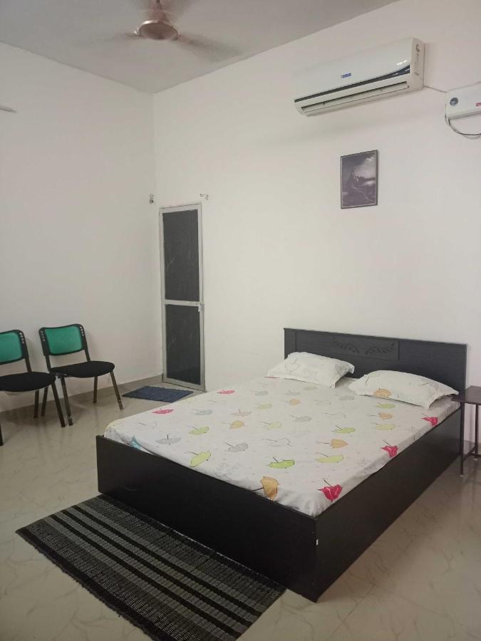 Oyo Lord Buddha Guest House Gorakhpur Exterior foto